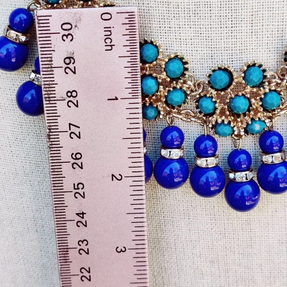 Banana Republic Statement necklace - Picture 3 of 10